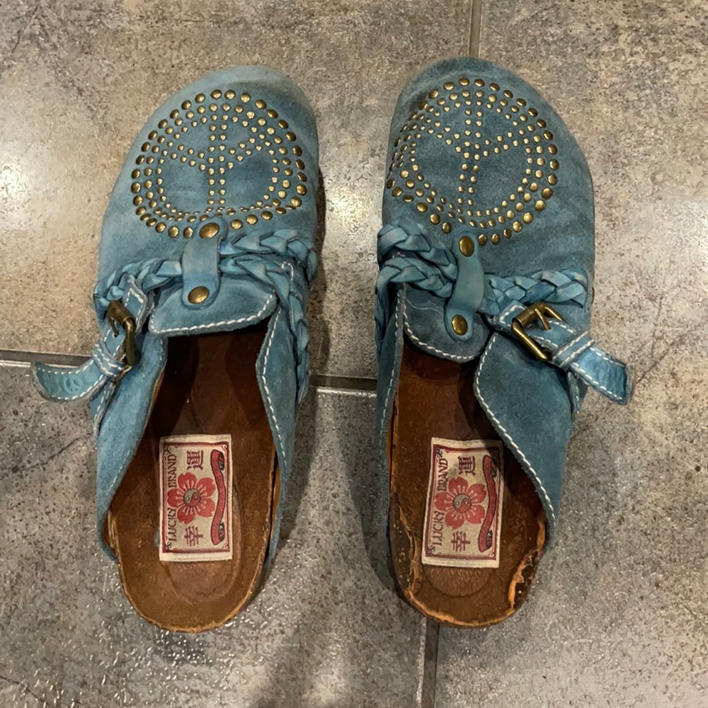 Lucky Brand suede slippers